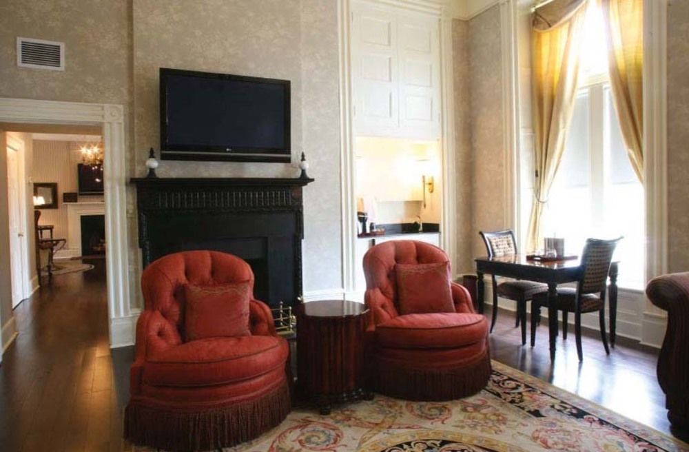 The Martha Washington Inn And Spa Абингдон Экстерьер фото
