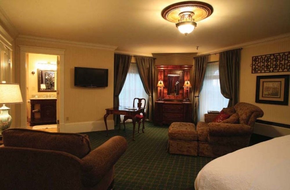 The Martha Washington Inn And Spa Абингдон Экстерьер фото