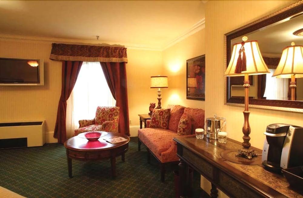 The Martha Washington Inn And Spa Абингдон Экстерьер фото