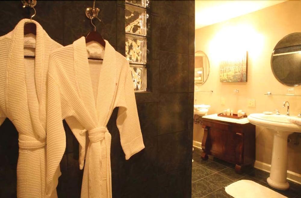 The Martha Washington Inn And Spa Абингдон Экстерьер фото