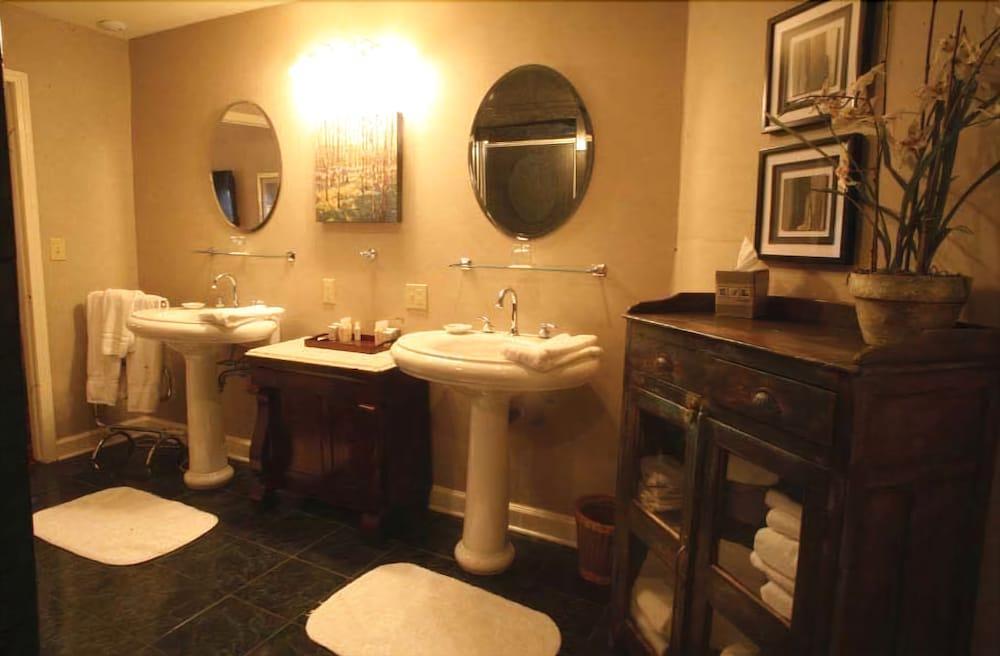 The Martha Washington Inn And Spa Абингдон Экстерьер фото
